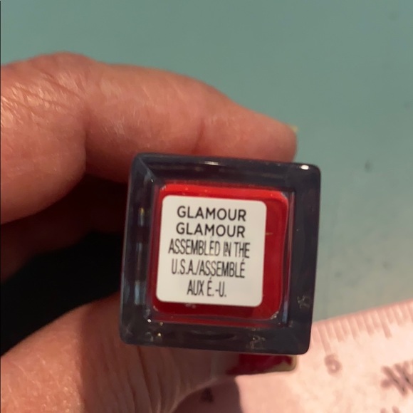 Mark by Avon pout vinyl lip paint in Glamour! NWT - Picture 2 of 3